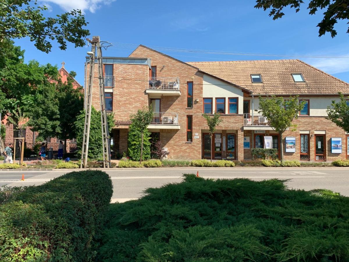 Robinson Szigete Apartment Balatonfüred Exterior foto